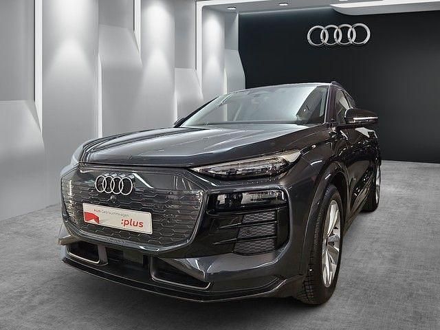 Manhattangrau metallic Gebraucht 2025 Audi Q6 e-tron Performance SUV | 66.290 € (Fairer Preis) - Bild 1/4
