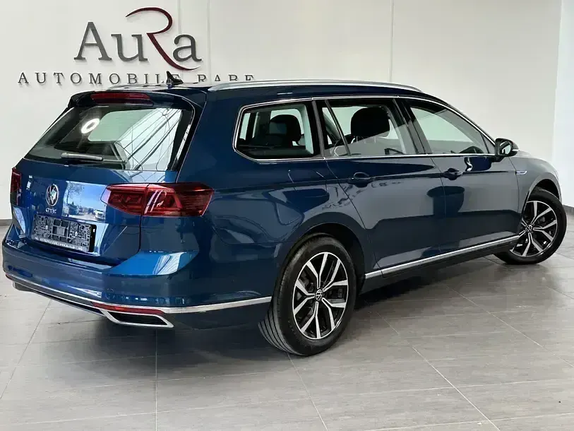 Gebraucht VW Passat GTE 218 PS (160 kW) 2022 Aquamarinblau Kombi
