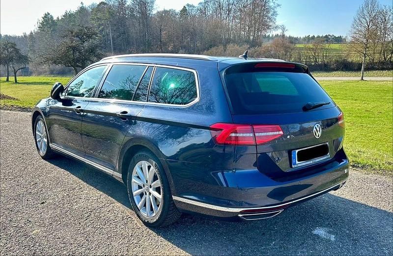 Gebraucht VW Passat Highline 239 PS (175 kW) 2016 Blau Kombi