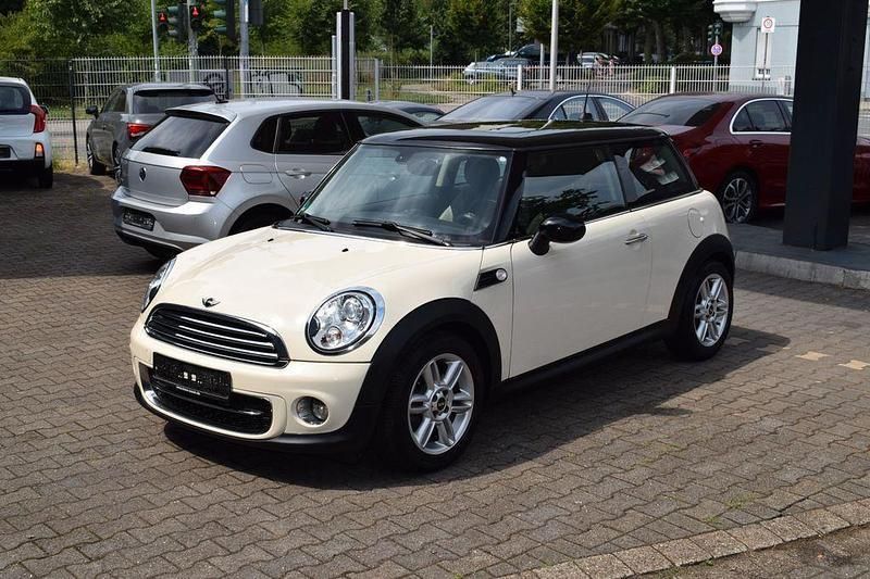Weiß Gebraucht 2012 Mini Cooper D Chili Kleinwagen | 8.480 € (Etwas zu teuer) - Bild 1/4