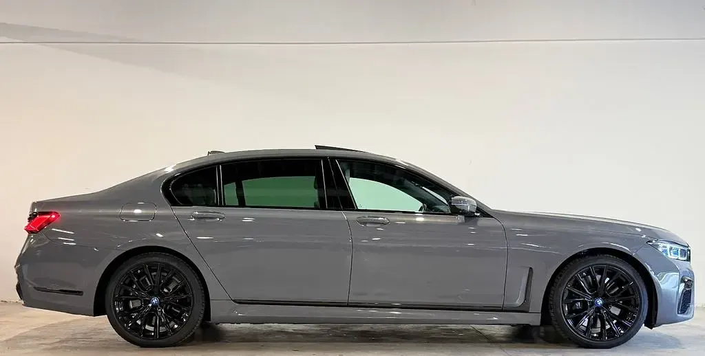 Gebraucht BMW 745L M Sport 286 PS (210 kW) 2022 Grau Limousine