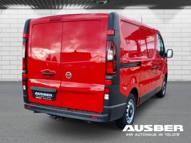 Gebraucht Nissan NV300 95 PS (69 kW) 2018 Rot Van
