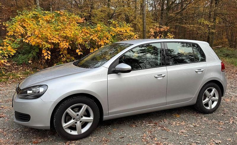 Silber Gebraucht 2009 VW Golf VI Comfortline Limousine | 4.950 € (Fairer Preis) - Bild 1/4