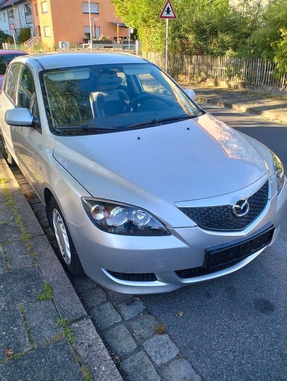 Grau Gebraucht 2004 Mazda 3 Comfort Limousine | 2.300 € (Guter Preis) - Bild 1/4