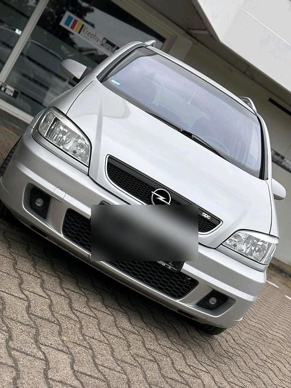 Silber Gebraucht 2025 Opel Zafira OPC Van / Kleinbus | 3.800 € - Bild 1/4