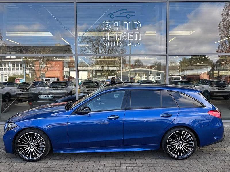 Gebraucht Mercedes C300 AMG Line Premium Plus 265 PS (194 kW) 2024 Spektralblau metallic Kombi