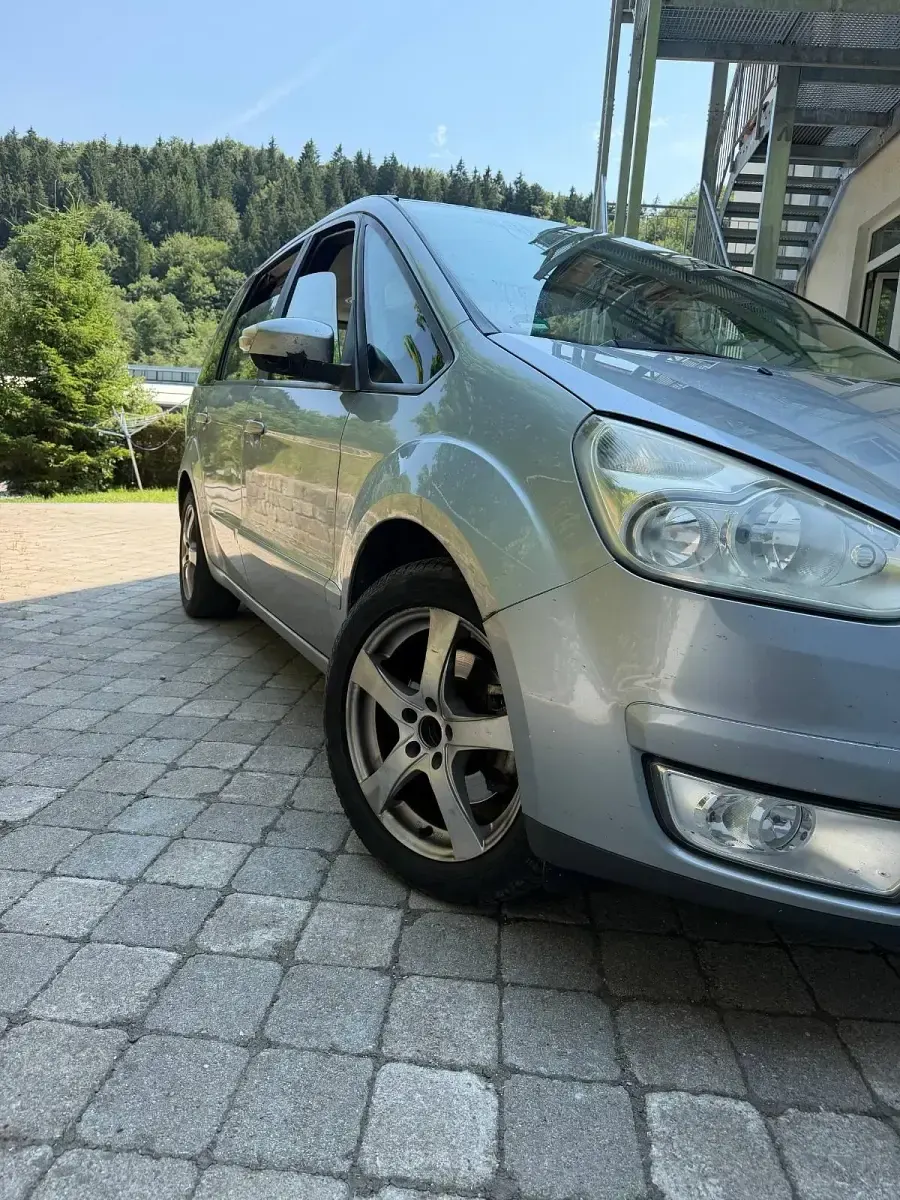 Gebraucht Ford Galaxy 96 PS (70 kW) 2007 Silber Van / Kleinbus