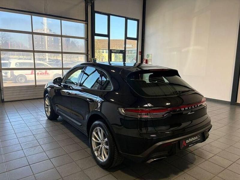 Gebraucht Porsche Macan Basis 265 PS (194 kW) 2022 Schwarz SUV