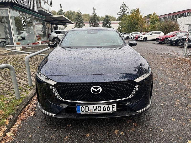 Neu Mazda 6e 60 kW (82 PS) 2025 Blau Limousine