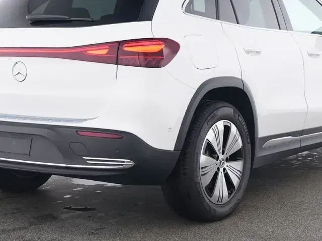 Gebraucht Mercedes EQA250+ Progressive 139 kW (190 PS) 2025 Unilack polarweiß SUV