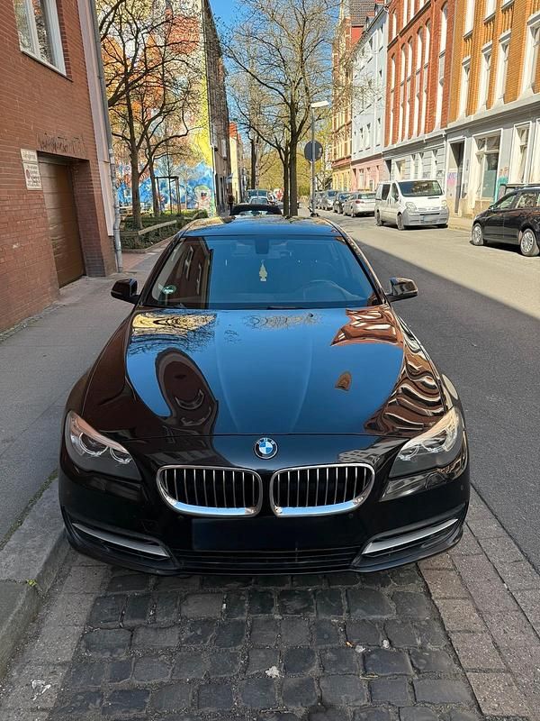 Gebraucht BMW 520 184 PS (135 kW) 2015 Schwarz Limousine