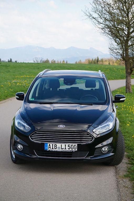 Gebraucht Ford S-MAX Titanium 150 PS (110 kW) 2019 Schwarz Van / Kleinbus