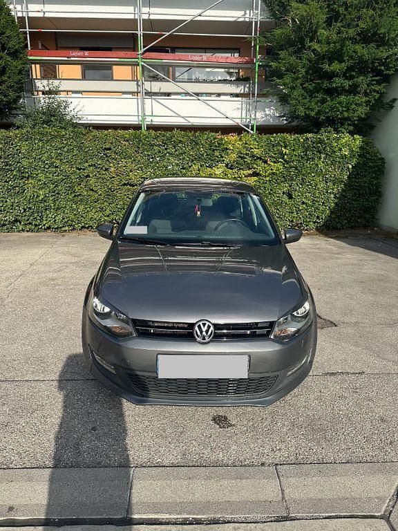 Silber Gebraucht 2013 VW Polo Limousine | 5.500 € (Guter Preis) - Bild 1/4