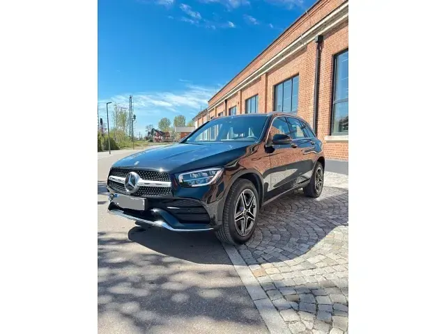 Gebraucht Mercedes GLC300 AMG line 211 PS (155 kW) 2020 Schwarz SUV