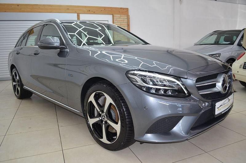 Gebraucht Mercedes C300 Avantgarde 194 PS (142 kW) 2020 Grau Limousine