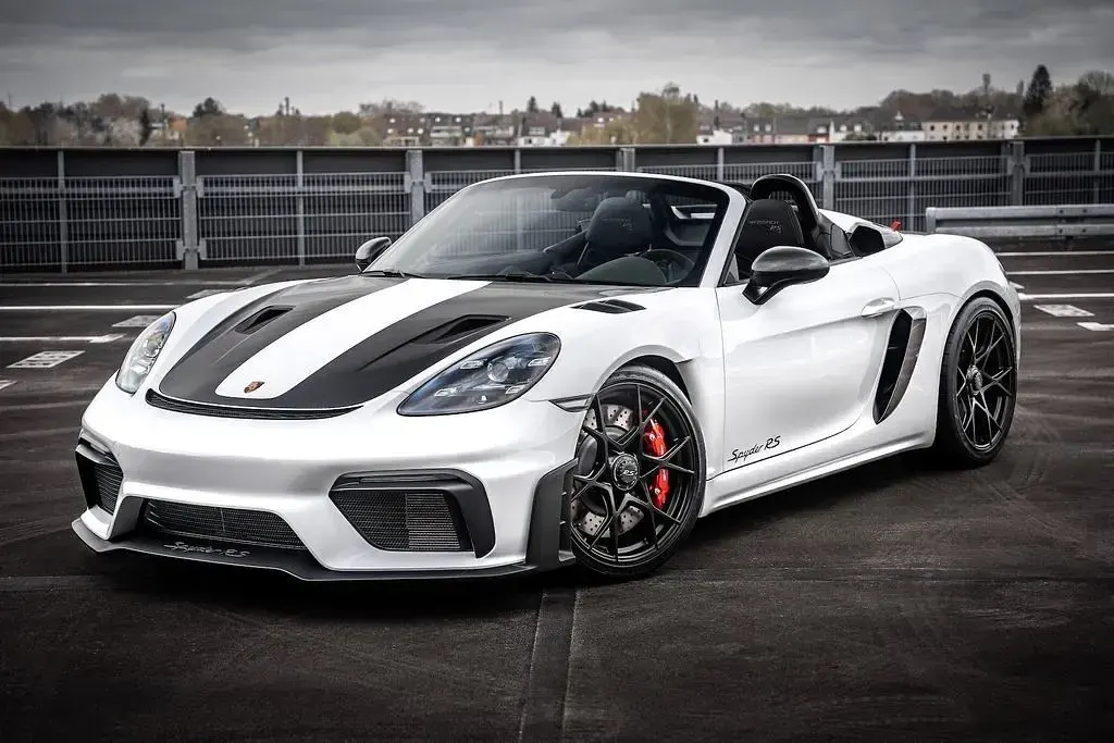 Second-hand Porsche 718 Boxster 500 CP (367 kW) 2024 Alb Cabrio