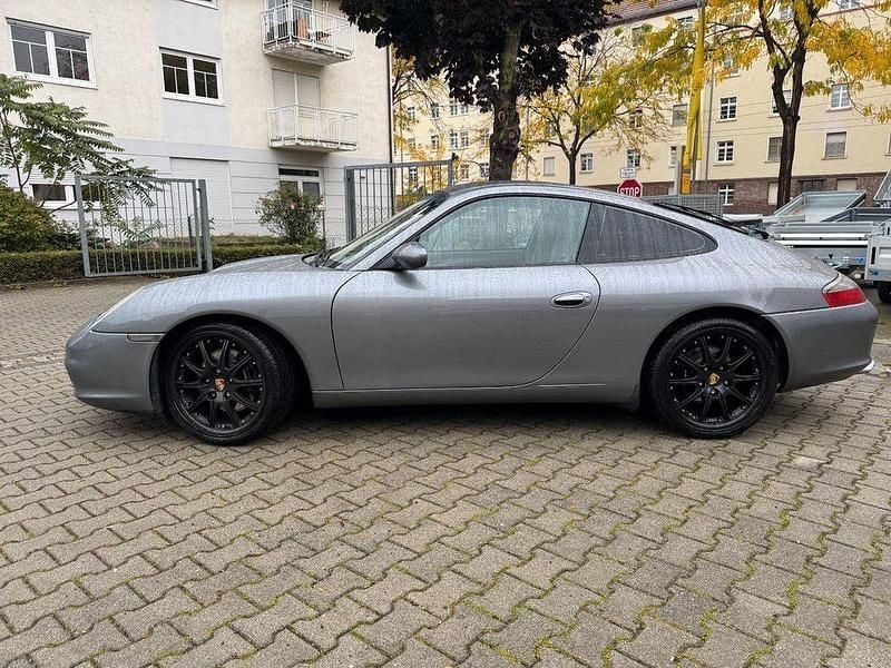 Sealgrau Gebraucht 2002 Porsche 911 Carrera Coupé | 27.500 € (Guter Preis) - Bild 1/4