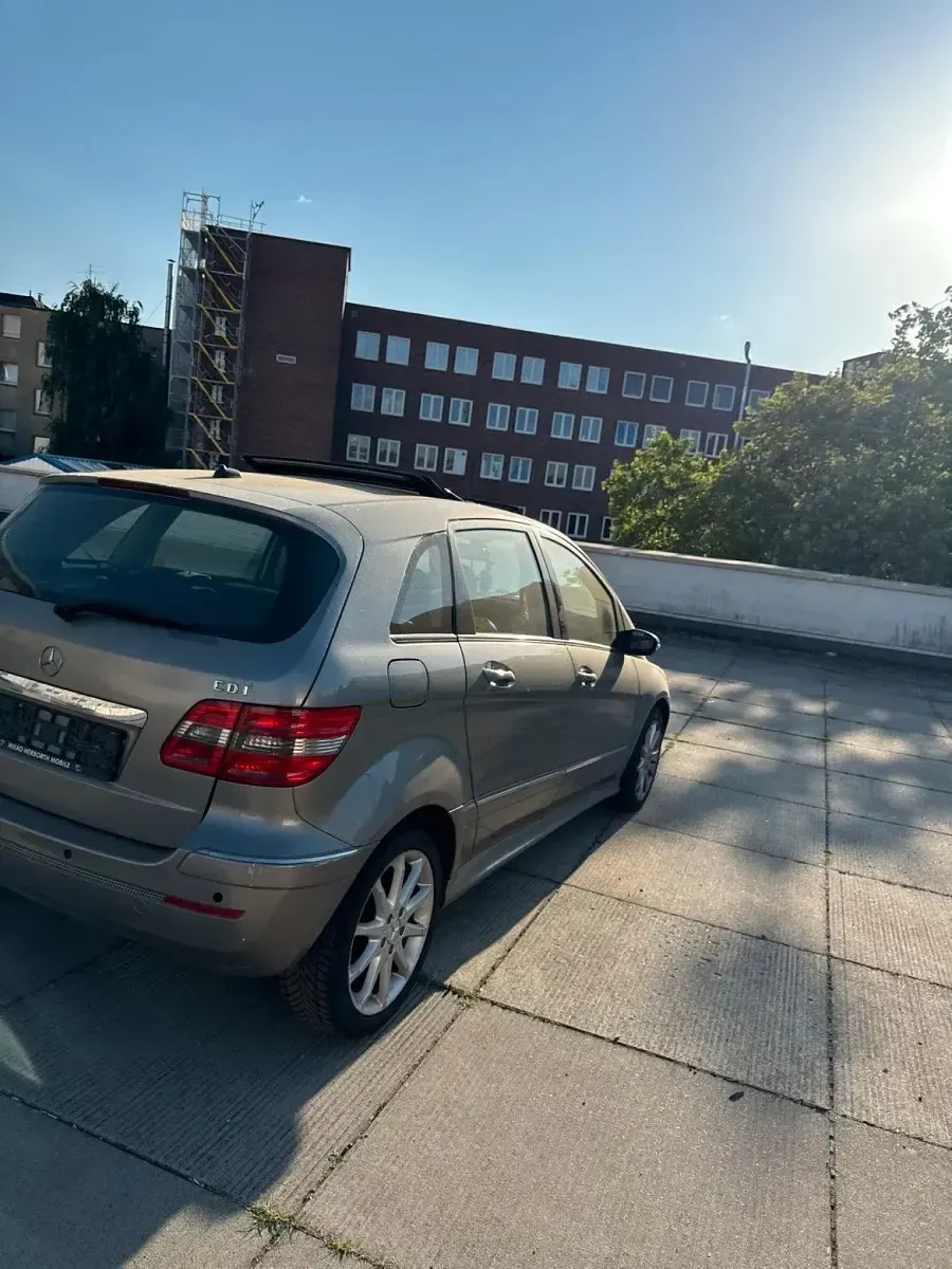 Gebraucht Mercedes B200 140 PS (102 kW) 2006 Silber Van / Kleinbus