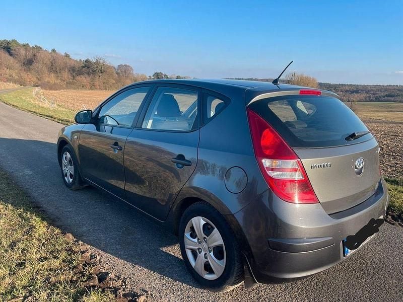 Gebraucht Hyundai i30 Classic 109 PS (80 kW) 2009 Grau Kombi