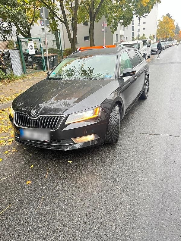 Schwarz Gebraucht 2016 Skoda Superb Coupé | 12.500 € - Bild 1/4