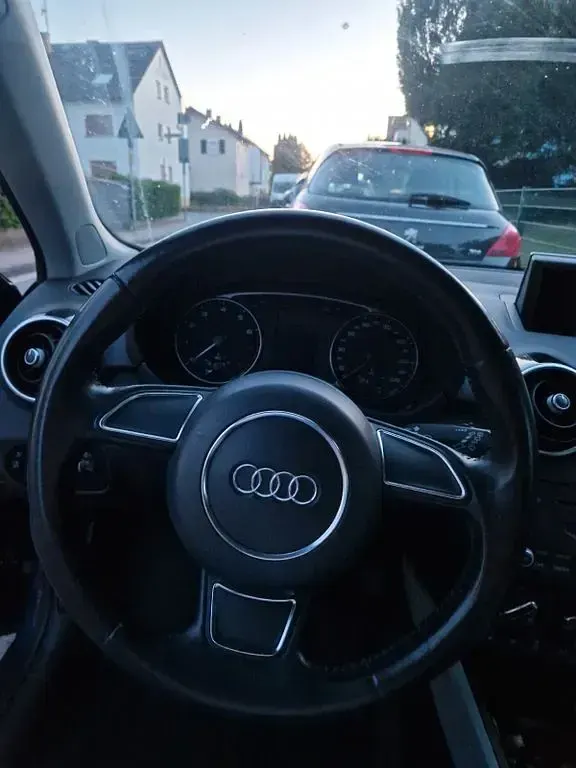 Gebraucht Audi A1 122 PS (89 kW) 2010 Blau Kleinwagen