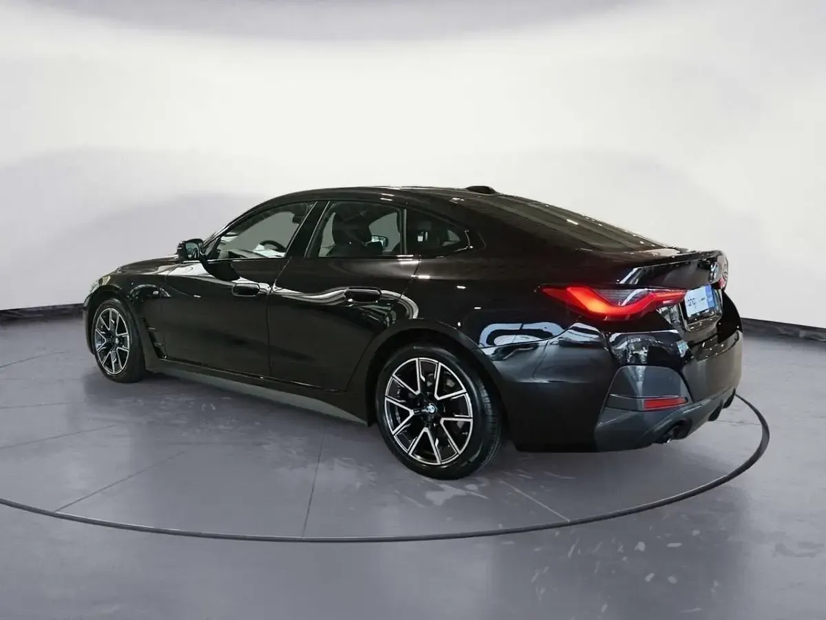 Gebraucht BMW 420 M Sport 190 PS (139 kW) 2023 Black sapphire metallic Coupé