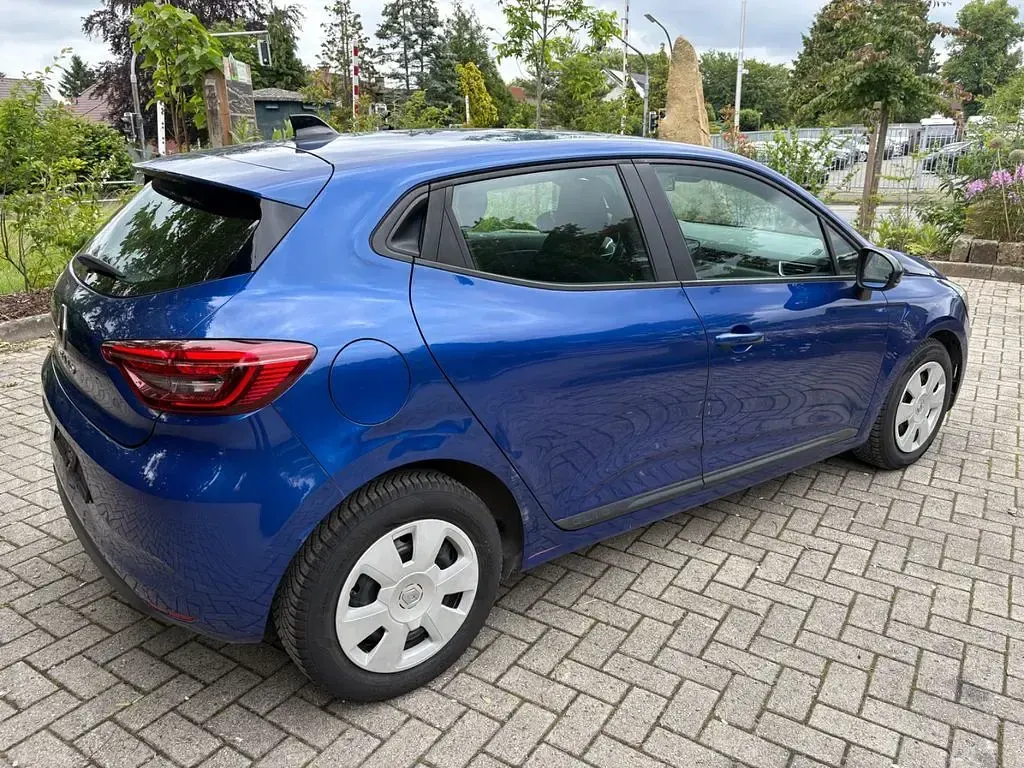 Gebraucht Renault Clio V Equilibre 67 PS (49 kW) 2023 Blau Limousine
