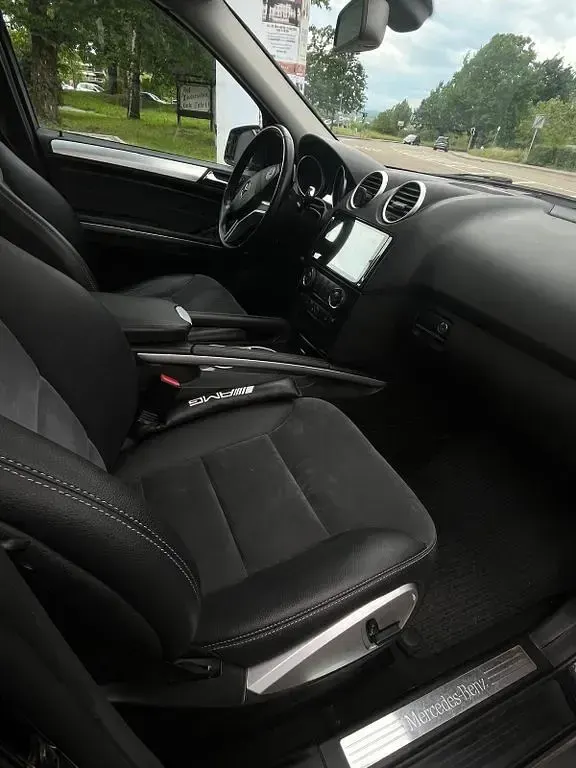 Gebraucht Mercedes ML350 Edition 258 PS (189 kW) 2011 Schwarz SUV
