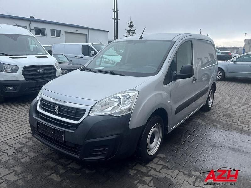 Gebraucht Peugeot Partner Premium 99 PS (72 kW) 2018 Lackierung aluminiumgrau/meta Van / Kleinbus