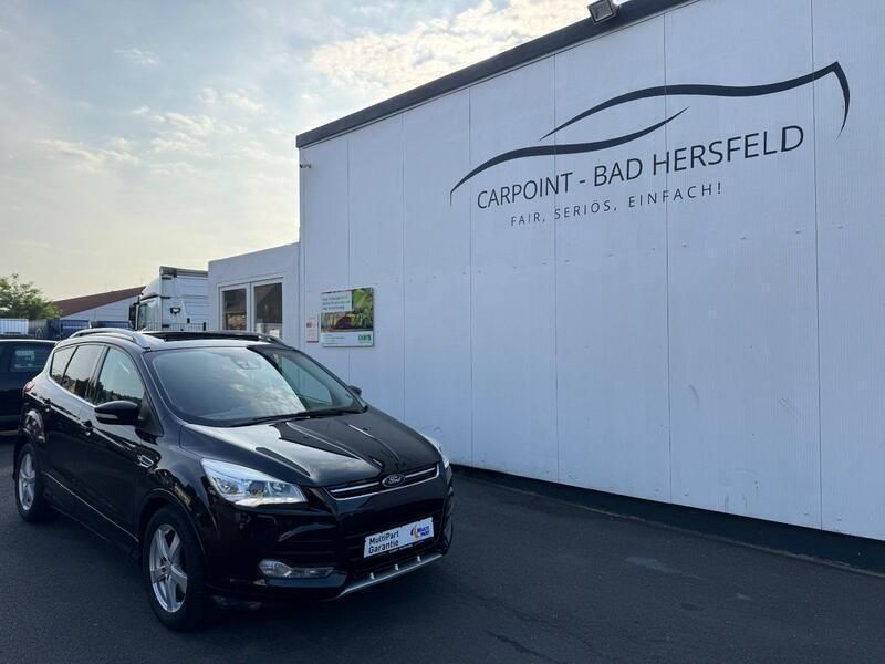 Pantherschwarz metallic Gebraucht 2015 Ford Kuga Individual SUV | 7.500 € - Bild 1/4