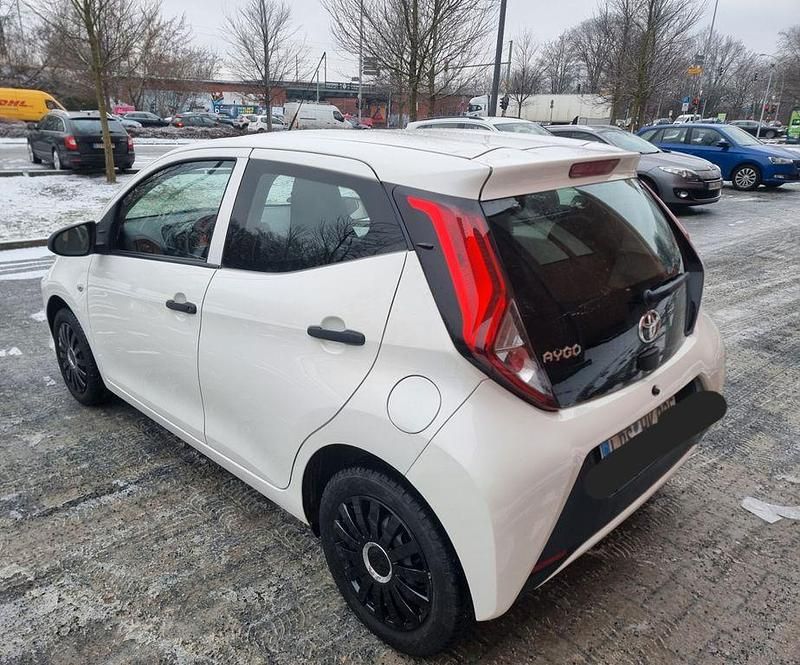 Gebraucht Toyota Aygo 72 PS (52 kW) 2020 Weiß Kleinwagen