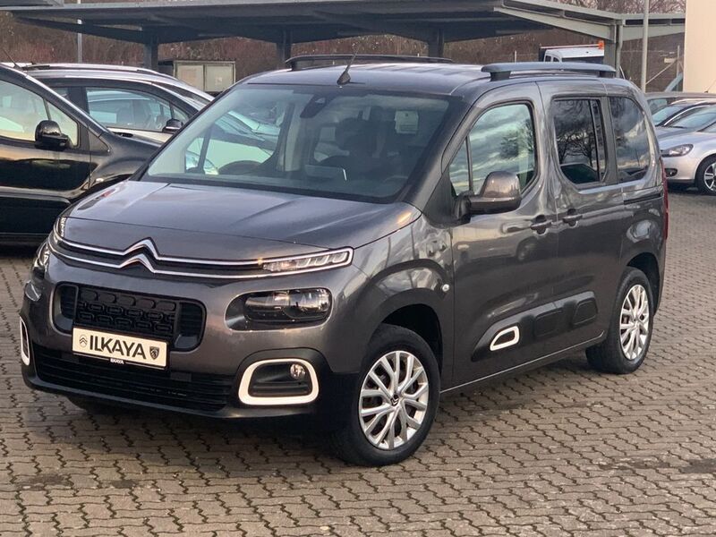 Grau Gebraucht 2018 Citroën Berlingo Feel Van / Kleinbus | 14.480 € (Etwas zu teuer) - Bild 1/4