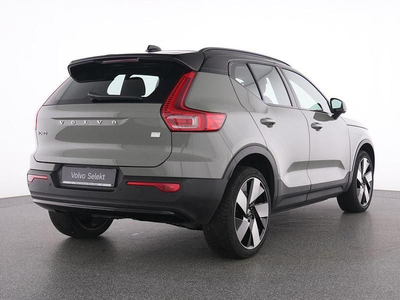 Gebraucht Volvo XC40 Core 169 kW (231 PS) 2023 Grün sage green / metallic SUV