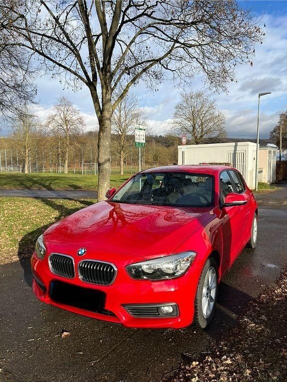 Rot Gebraucht 2015 BMW 118 Kleinwagen | 13.000 € (Fairer Preis) - Bild 1/4