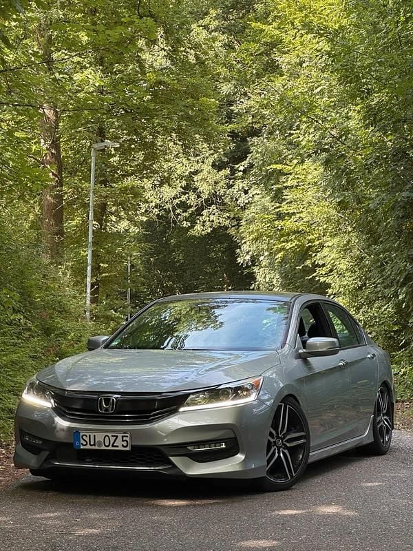Silber Gebraucht 2017 Honda Accord Sport Limousine | 16.000 € (Fairer Preis) - Bild 1/4