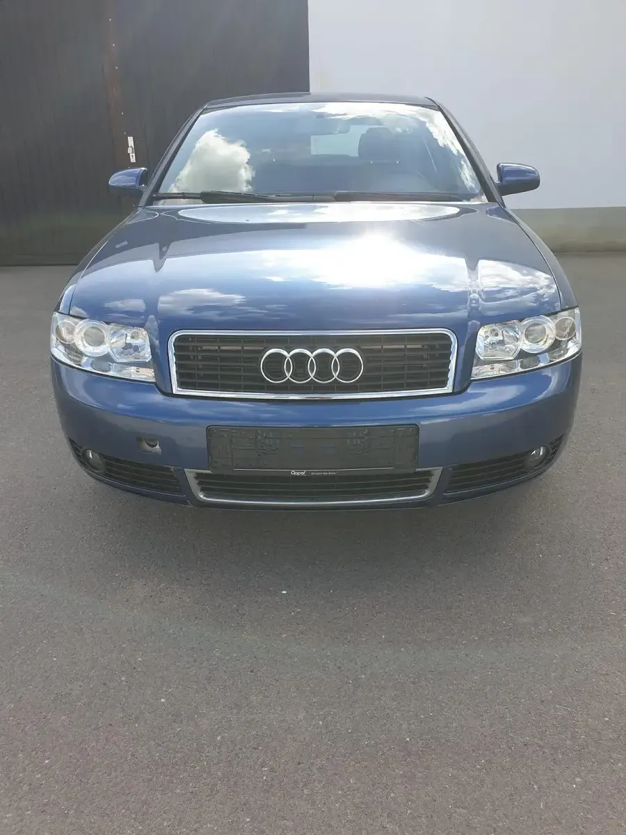 Gebraucht Audi A4 131 PS (96 kW) 2004 Blau Limousine