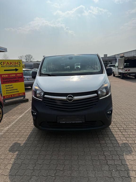 Gebraucht Opel Vivaro 95 PS (69 kW) 2016 Weiß Van / Kleinbus