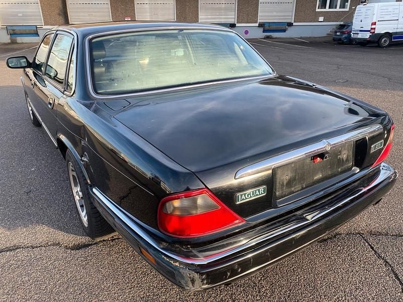 Gebraucht Jaguar X300 211 PS (155 kW) 1996 Schwarz Limousine