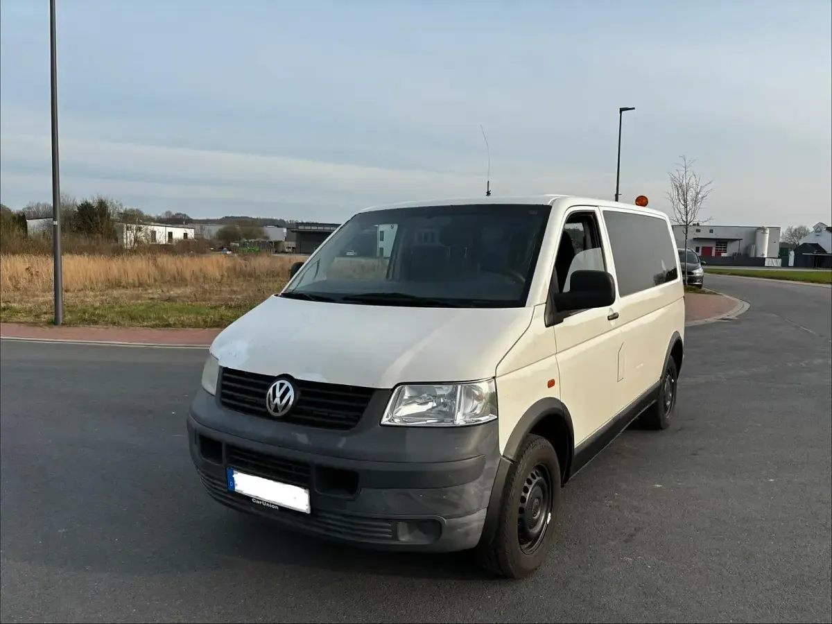Gebraucht VW Caravelle 105 PS (77 kW) 2005 Weiß Van
