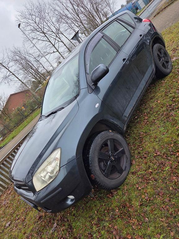 Grau Gebraucht 2007 Toyota RAV4 Executive SUV | 4.990 € (Guter Preis) - Bild 1/4