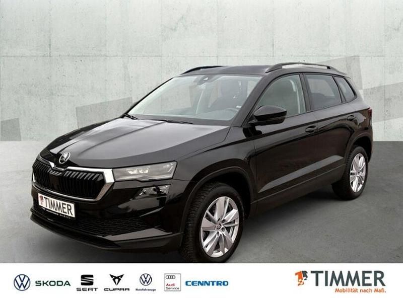 Schwarz magic perleffekt Gebraucht 2024 Skoda Karoq Selection SUV | 31.770 € (Fairer Preis) - Bild 1/4