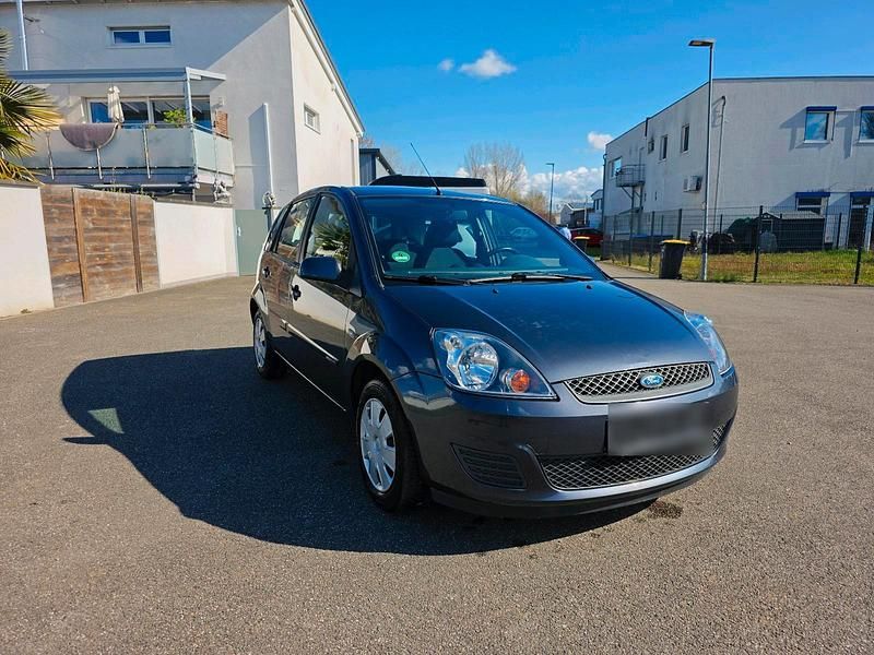 Gebraucht Ford Fiesta 70 PS (51 kW) 2008 Blau Kleinwagen
