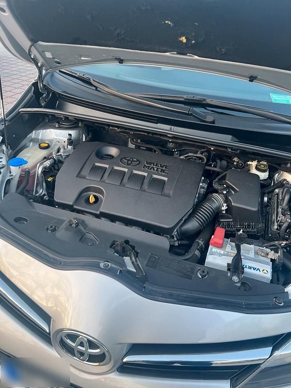 Gebraucht Toyota Verso 2013 Silber Van / Kleinbus