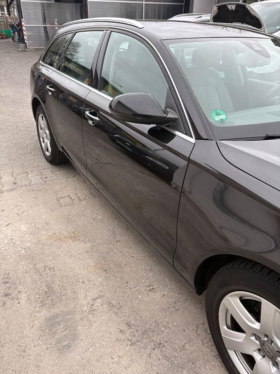 Gebraucht Audi A6 Sport 245 PS (180 kW) 2013 Schwarz Kombi