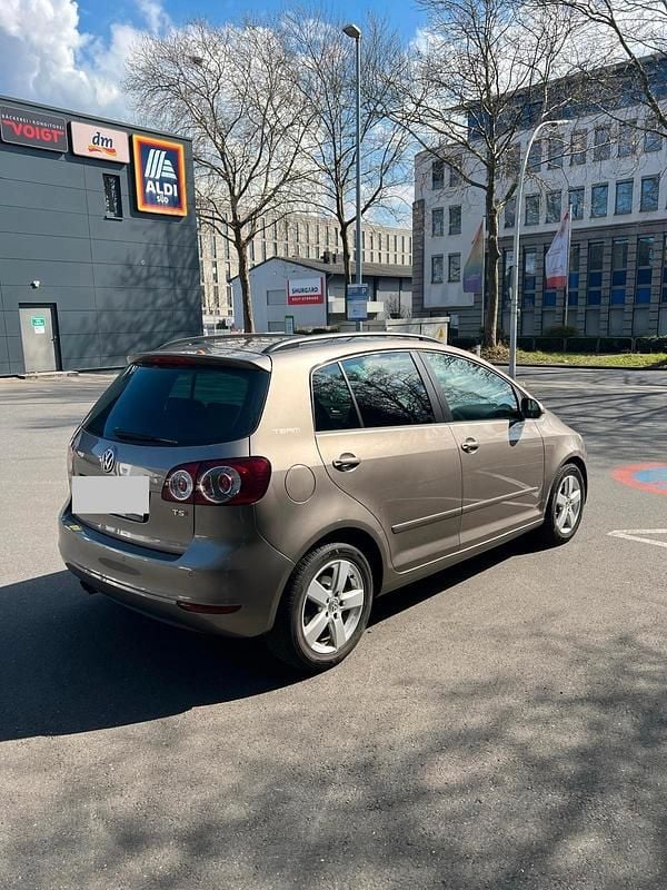 Gebraucht VW Golf Plus Team 122 PS (89 kW) 2011 Braun Van / Kleinbus