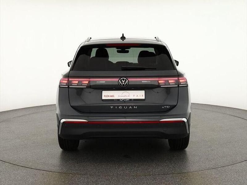 Gebraucht VW Tiguan 150 PS (110 kW) 2025 Grau SUV