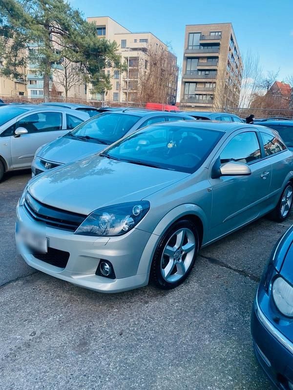Gold Gebraucht 2005 Opel Astra GTC Coupé | 4.500 € (Fairer Preis) - Bild 1/4