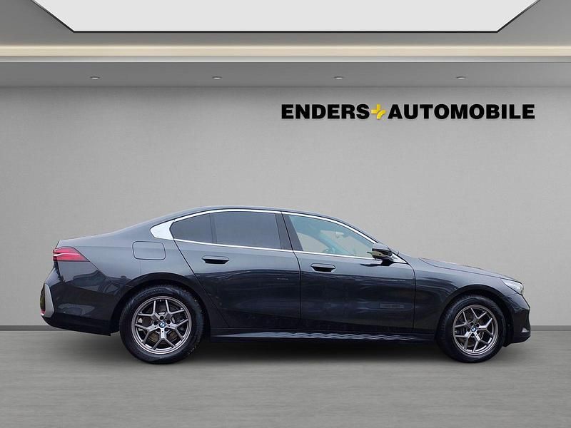 Gebraucht BMW 520 Comfort Edition 197 PS (144 kW) 2024 Grau Limousine