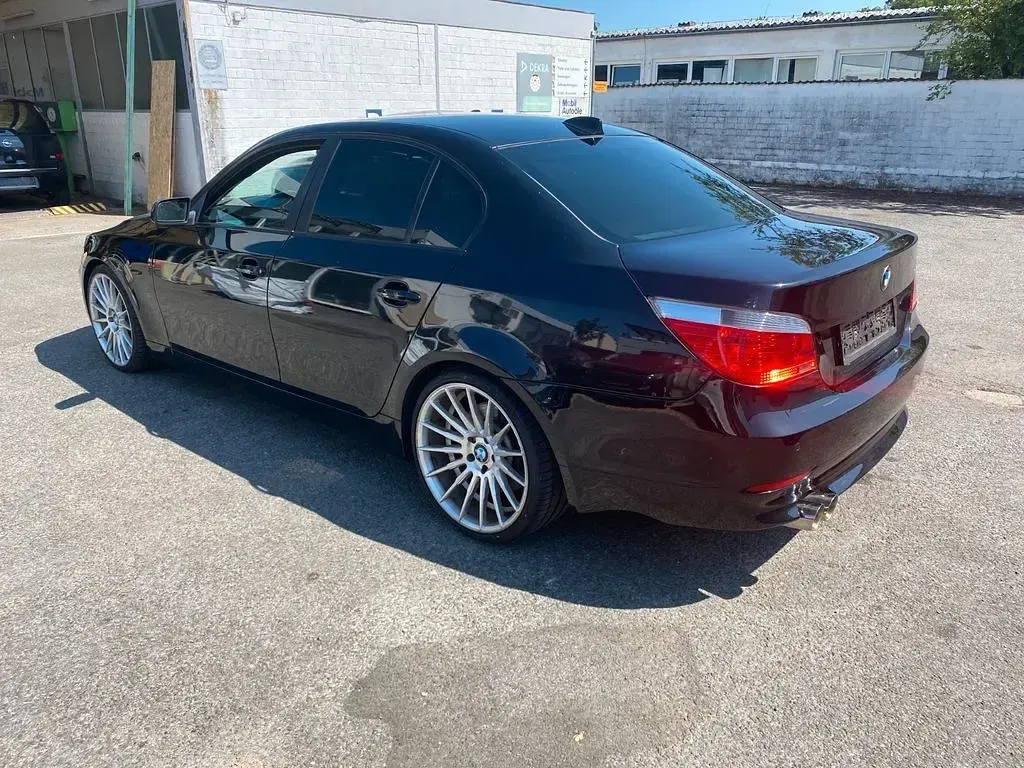 Gebraucht BMW 545 Sport Line 333 PS (244 kW) 2004 Schwarz Limousine