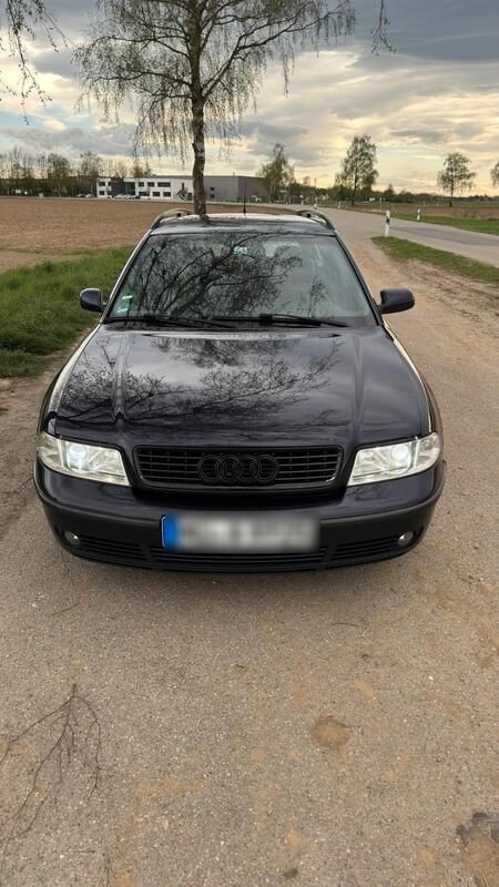 Blau Gebraucht 2001 Audi A4 Kombi | 2.400 € (Teuer) - Bild 1/4